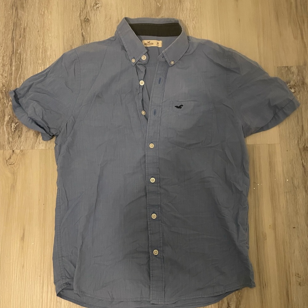 Hollister button down Med